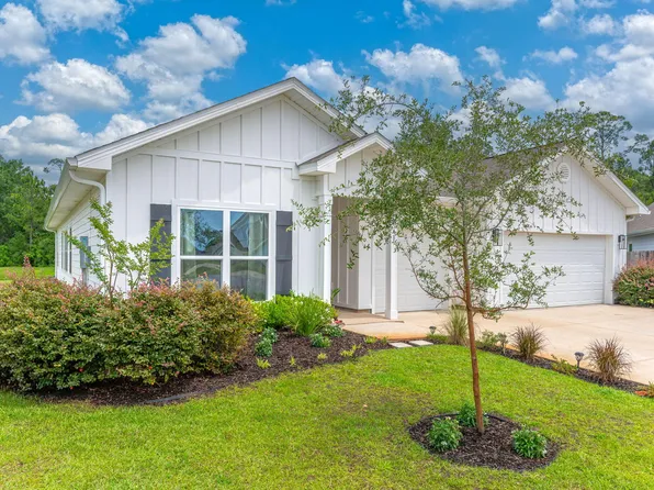 48 Hammock Cir, Freeport, FL 32439