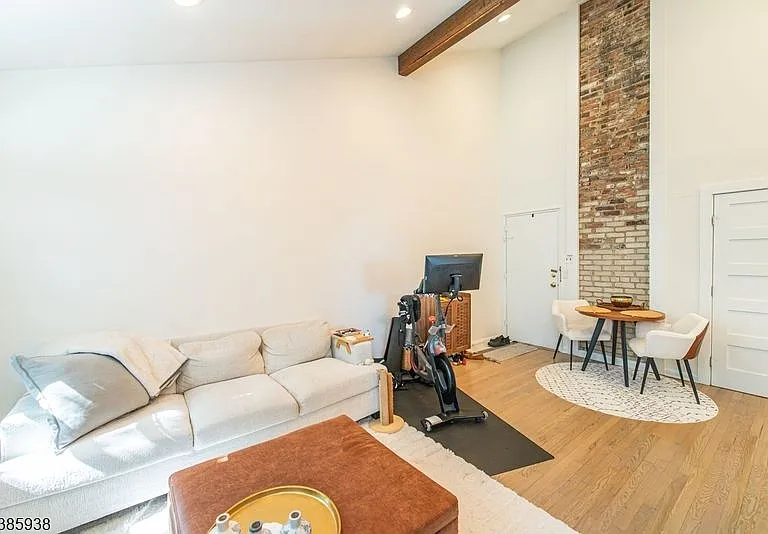 378 Claremont Ave #8 — Photo 10