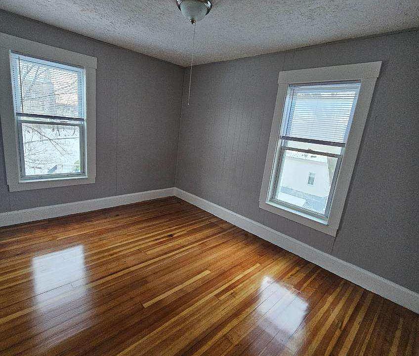 113 Spruce St APT 3R, Leominster, MA 01453 Zillow