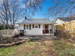 104 Arnold Rd, Asheville, NC 28805