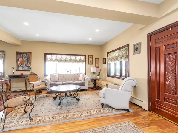 41-27 Orient Avenue image 3 of 24