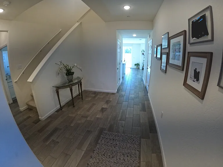 1887 N Filbert Ave — Photo 2