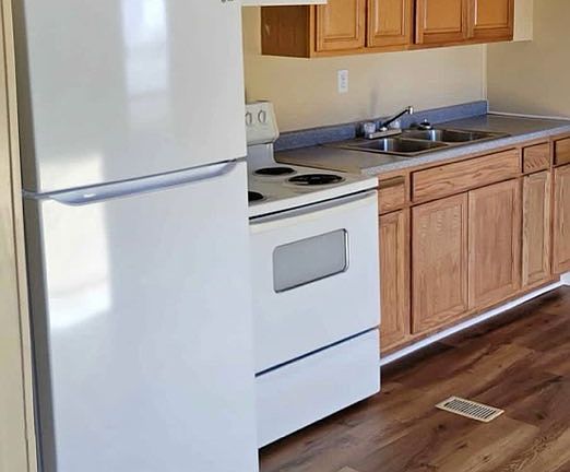 3rd image of 729 Peakland Rd #0