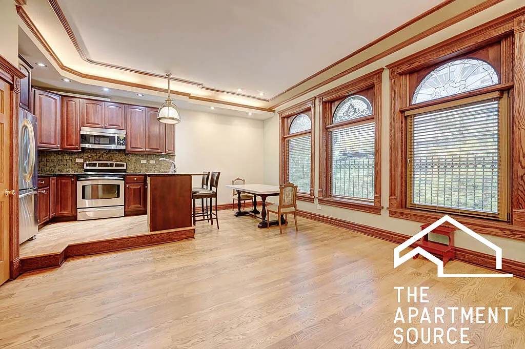 3 bed, 3.0 bath, 2300 sqft, $5,500 — Photo 1