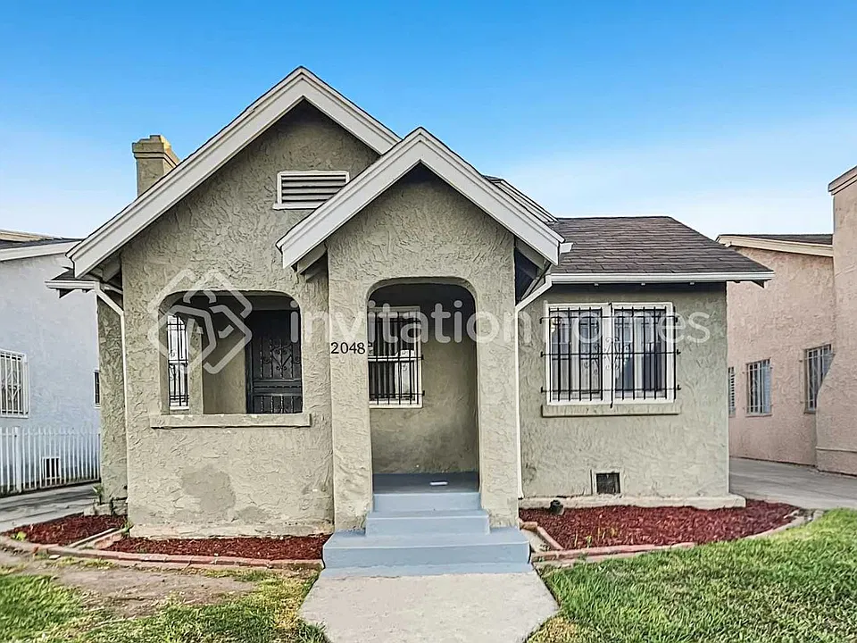 2048 W 65th Pl