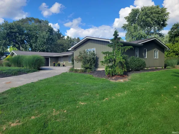 630 Meadowview Dr, Logansport, IN 46947