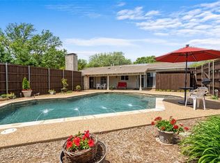 1923 Chamberlain Dr, Carrollton, TX 75007