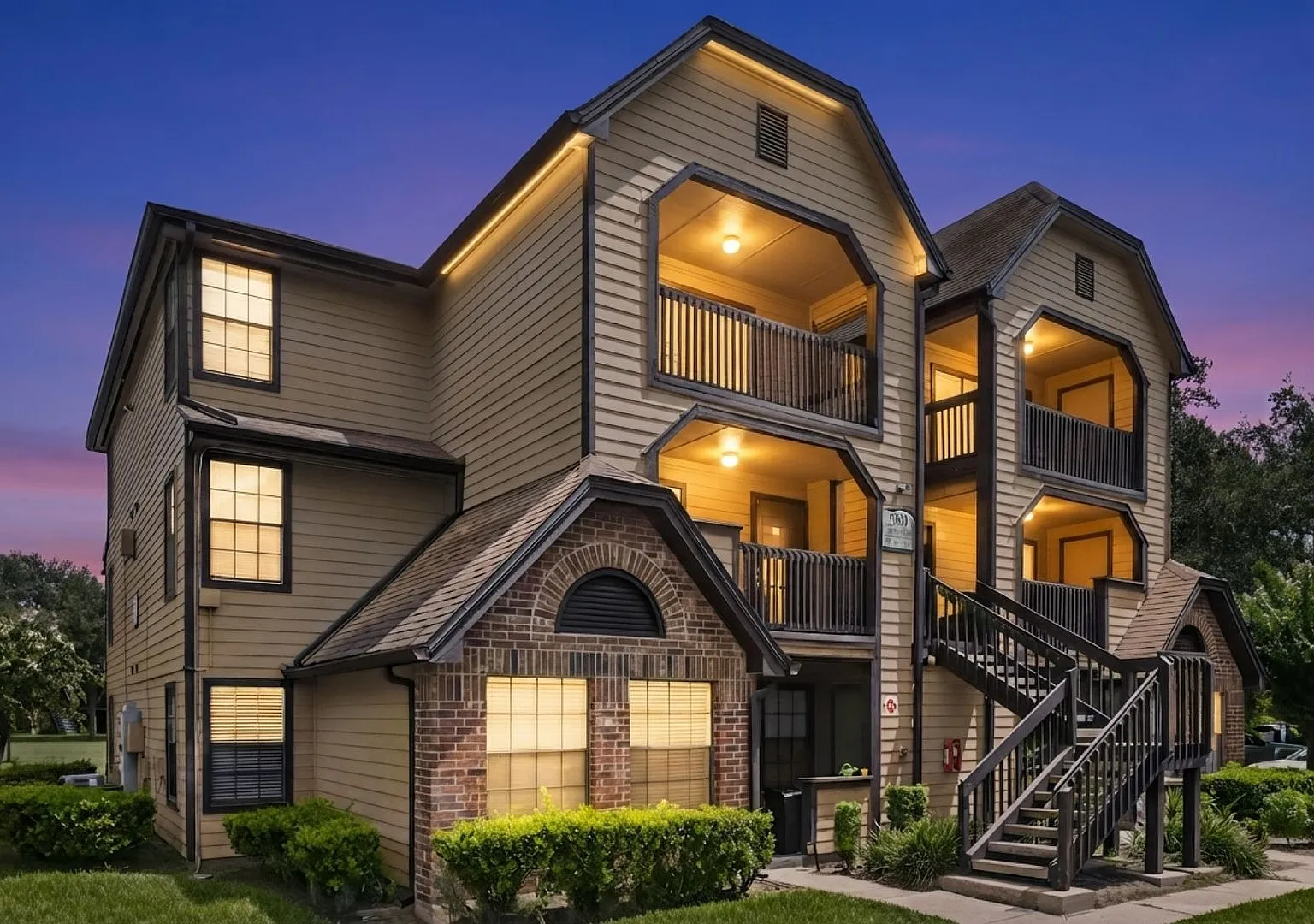 1/1 Condo in Gated Lakefront Community of Altamonte Springs! — Photo 1