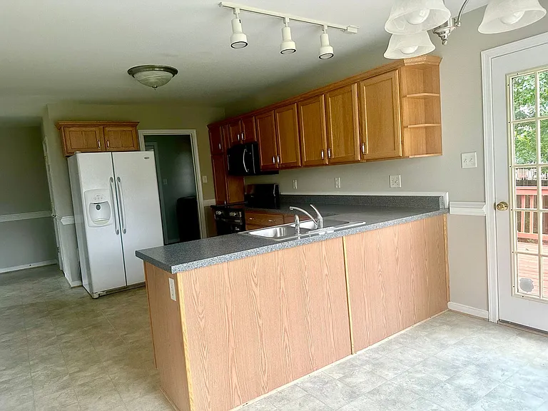 15713 Winding Ash Dr — Photo 5