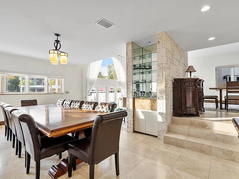1421 Ponce De Leon Dr — Photo 35