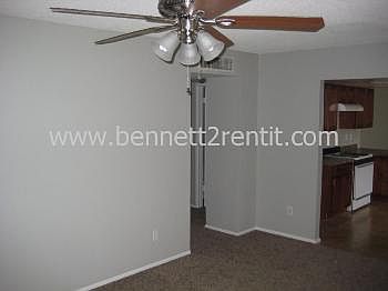 3rd image of 2318 W Poinsettia Dr