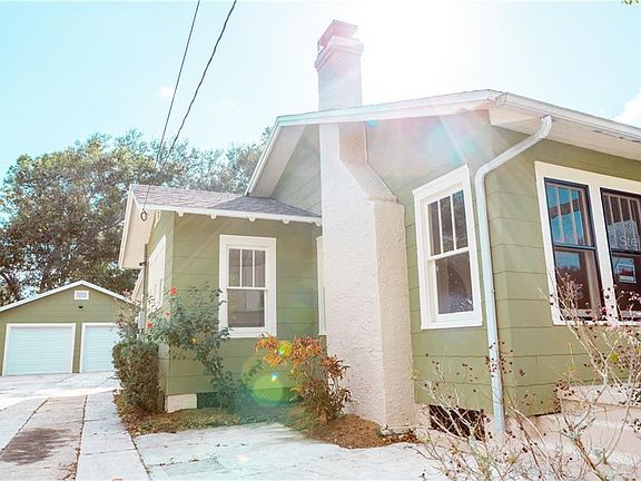 3rd image of 134 Carey Pl
