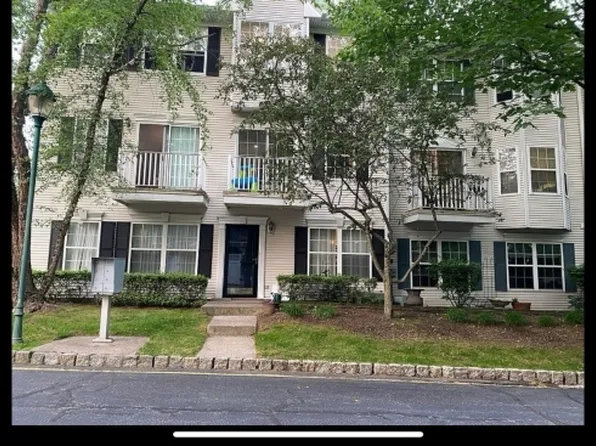 2088 Edward Ct, Mahwah, NJ 07430