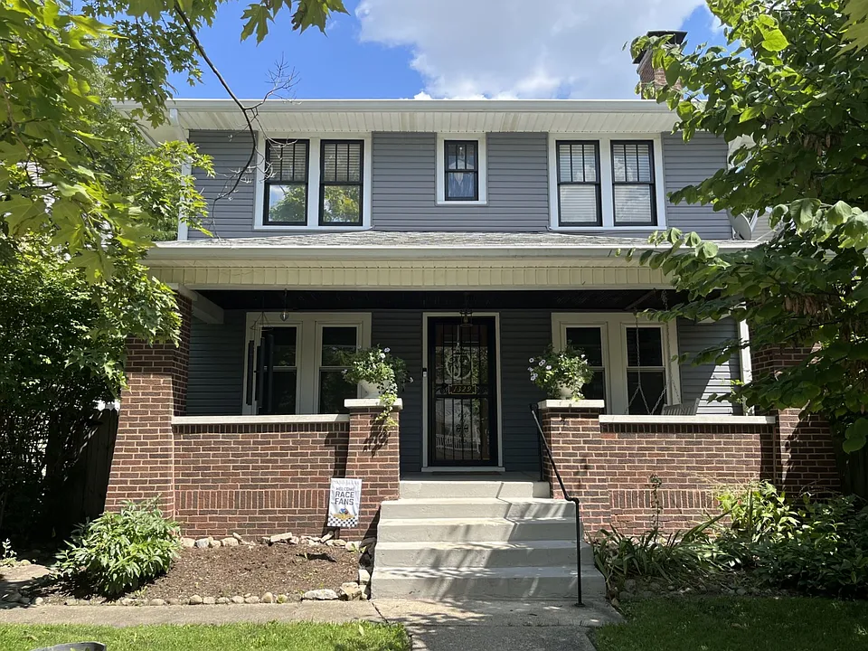 1329 N Lasalle St
