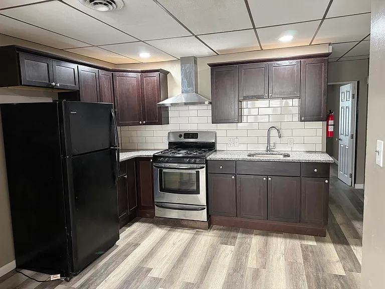 611-613 Lancaster Ave #613-B — Photo 2