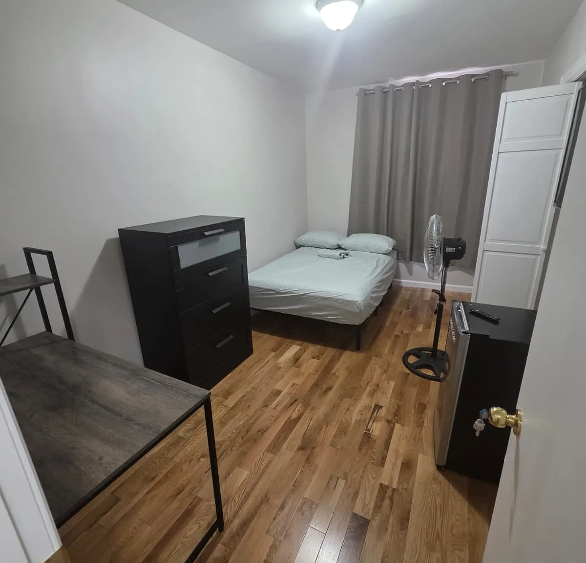 3 bed, $1,000 — Photo 2