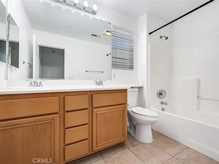 4544 Filson St — Photo 17