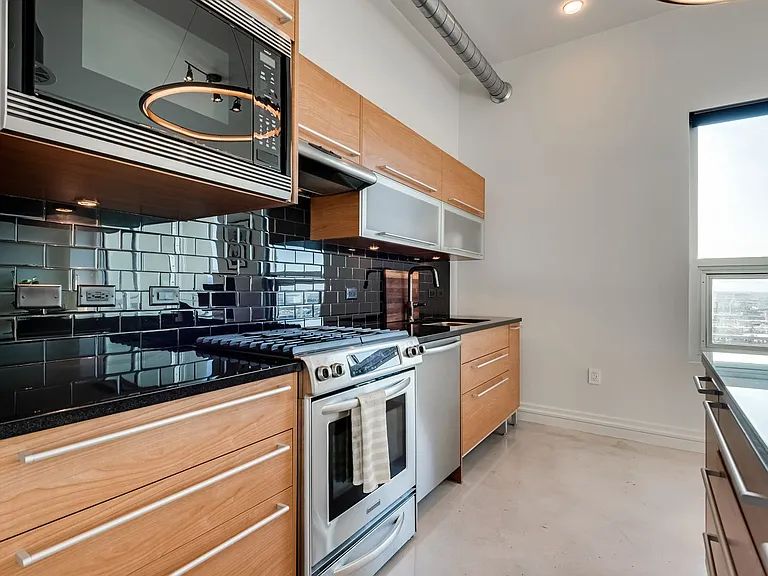 200 Hoover Ave #1502 — Photo 9