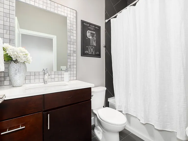 1733 Grove St #4 — Photo 37