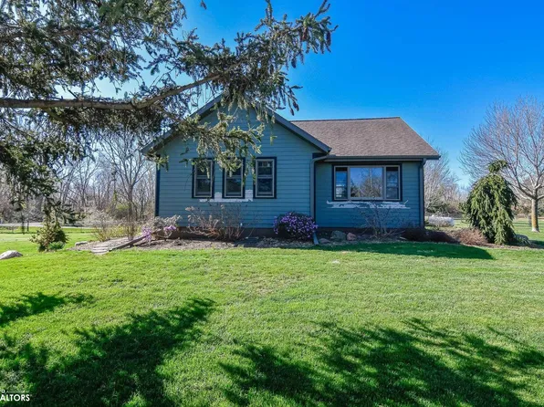 2881 Sanford Ave, Marshalltown, IA 50158