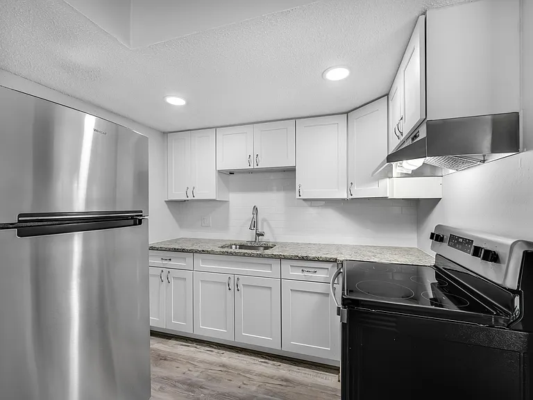 1279 Santa Rosa St #7 — Photo 4