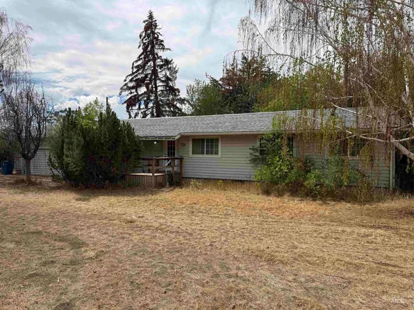 100 Park St, Hazelton, ID 83335