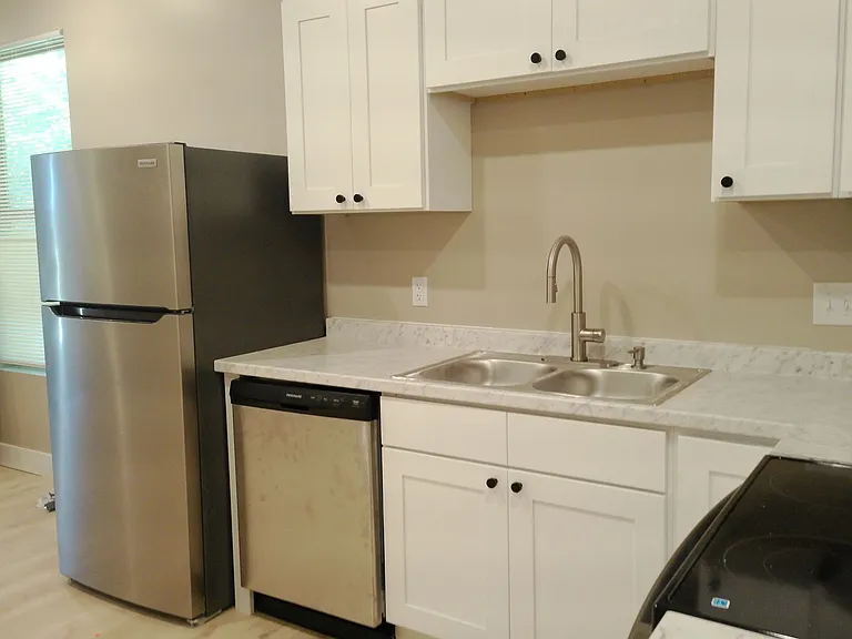 1108 Coats St — Photo 7