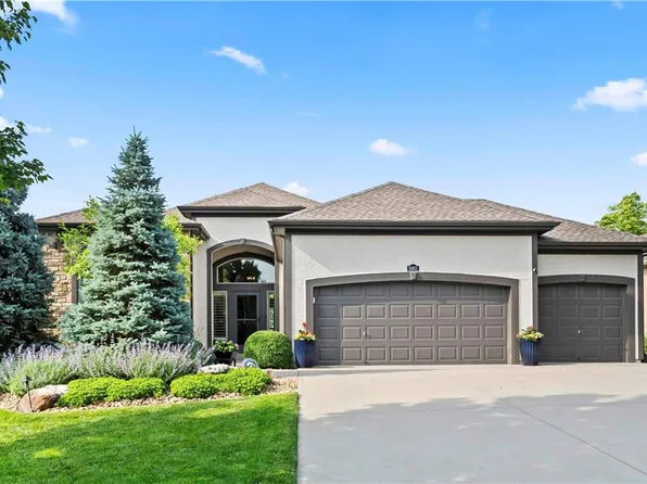 8901 W 157th St, Overland Park, KS 66221