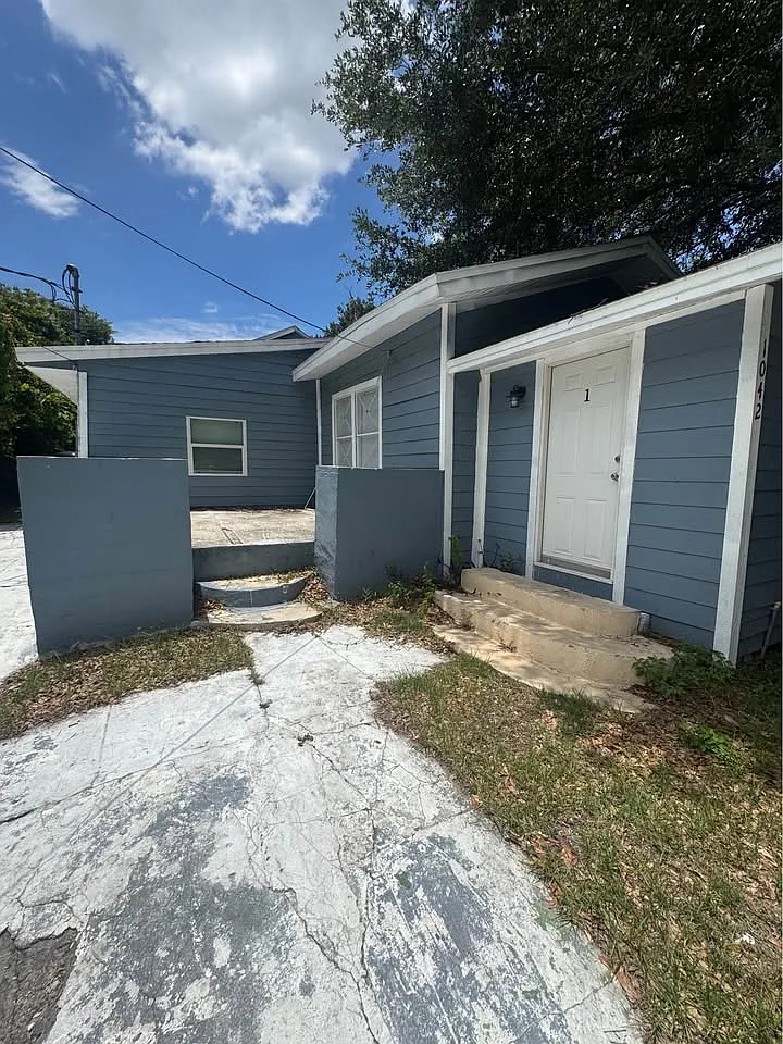 2 bed, 900 sqft, $1,275 — Photo 2