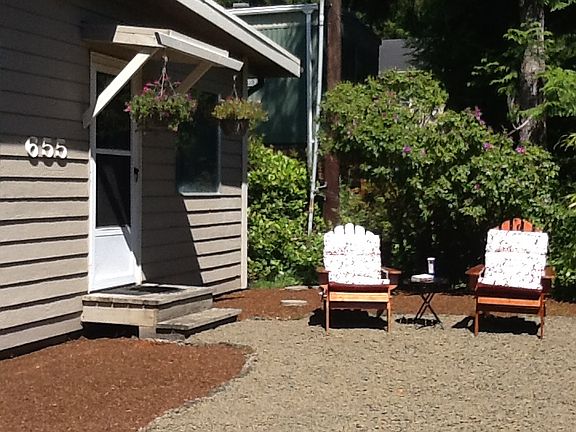 Front porch with extra parki