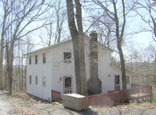 Pine Ln, Bushkill, PA 18324