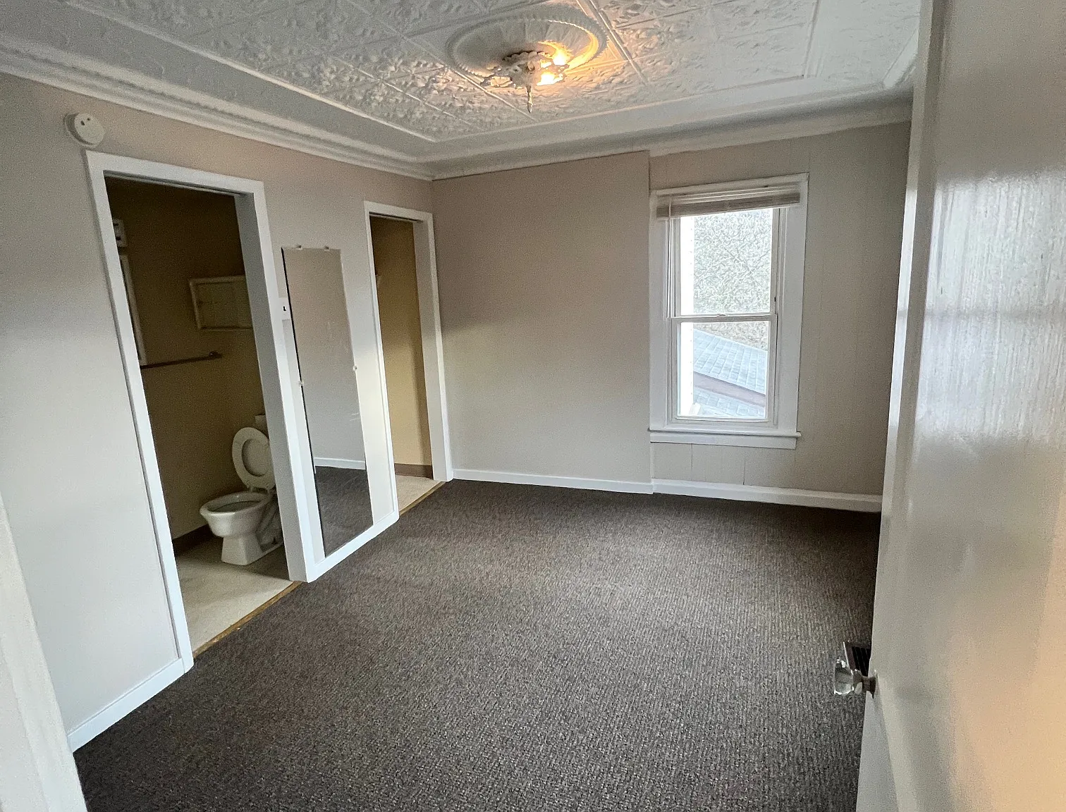 1 bed, 500 sqft, $1,050 — Photo 4