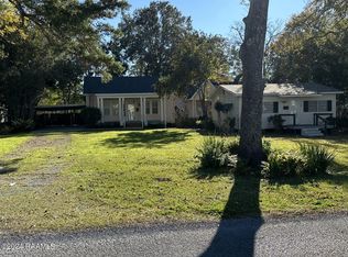 211 2nd St, Abbeville, LA 70510