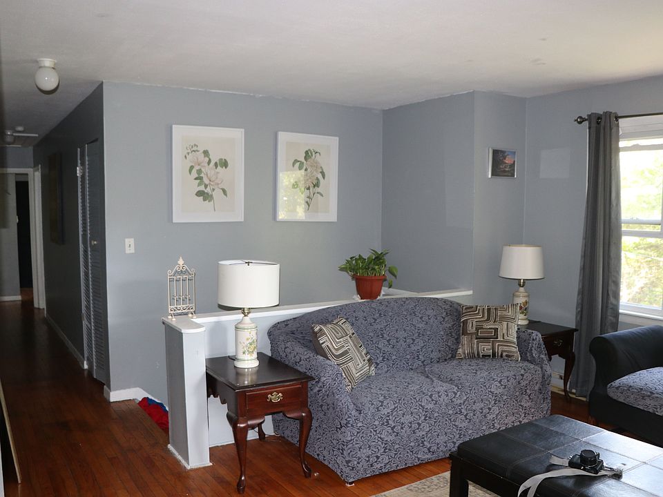 2fl apt livingroom