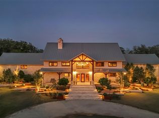 1000 River Trace Dr, Columbus, TX 78934