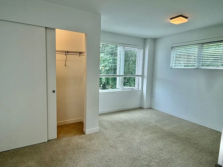 1991 Gilman Dr W — Photo 10