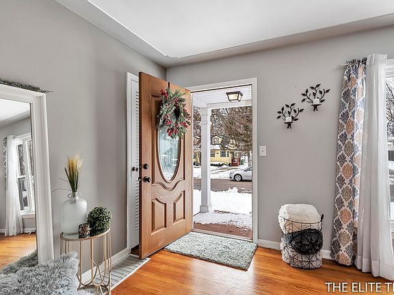 5th image of 2035 Greenfield Ave SW
