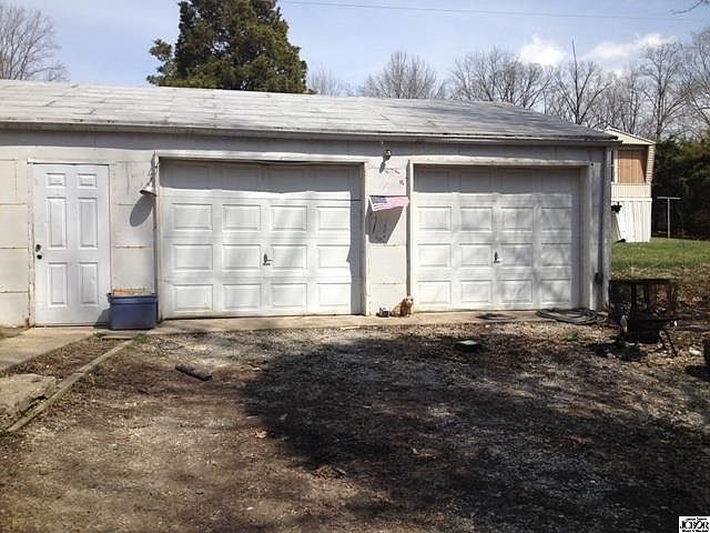 2nd image of 1841 Glen Ct