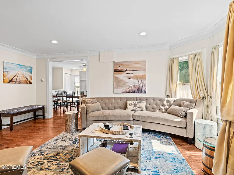 75 Webb Ave #UPPER -WEEKLY — Photo 9