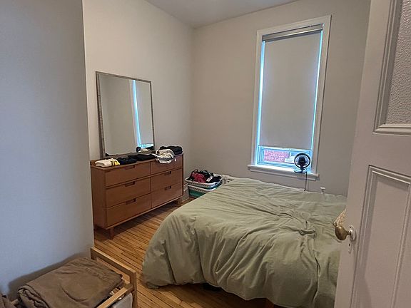 4th image of 253 Daly Ave #9