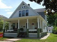 1st image of 106 E Emmett St