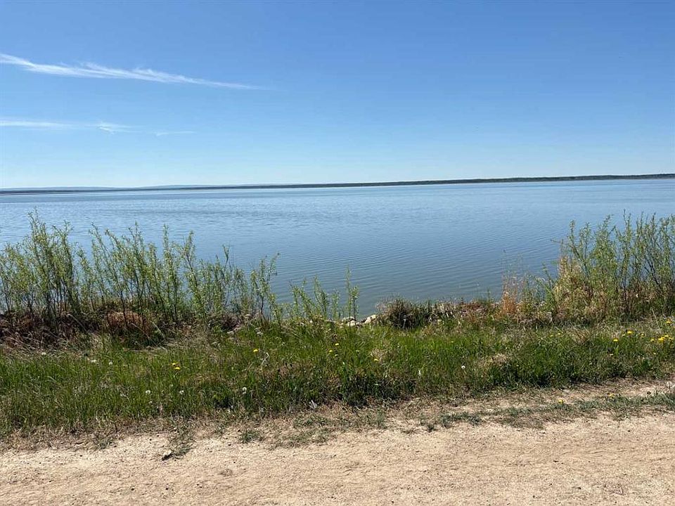 2nd image of 800 Mistassiniy Rd SW