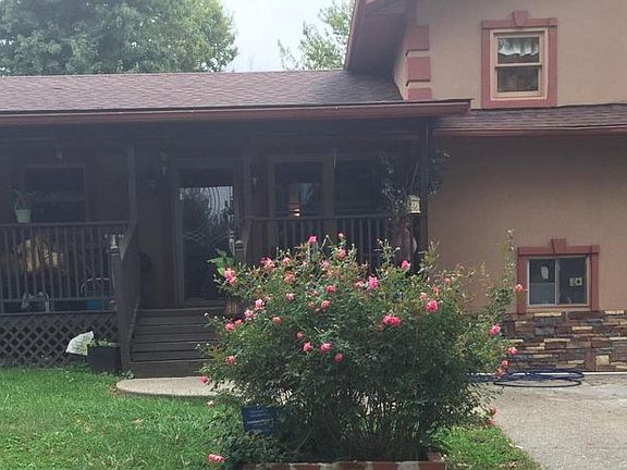 2nd image of 1736 Cherry Ln