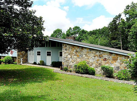 2nd image of 682 Bluebird Cir