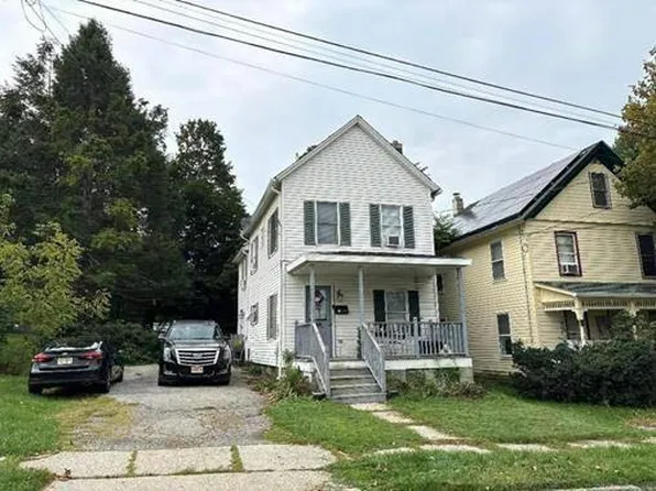 46 Pine St, Newton, NJ 07860