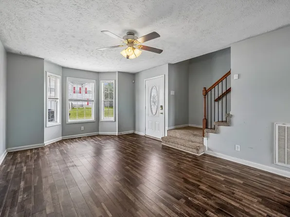 1372 Constitution Dr, Clarksville, TN 37042