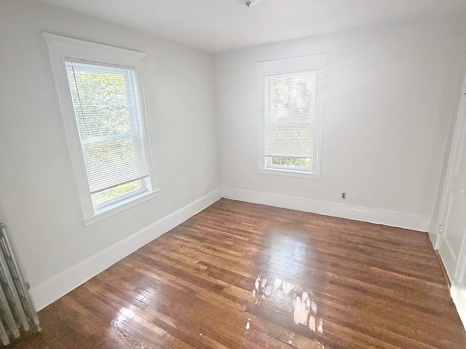 3 bed, 1000 sqft, $3,200 — Photo 4