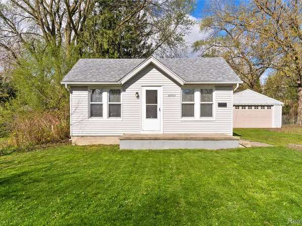 30723 Marshall St, Southfield, MI 48076