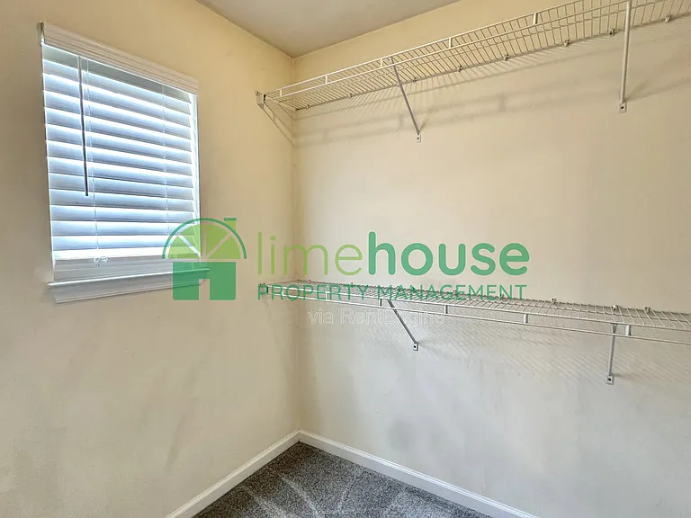 1323 Hoover Ave — Photo 16