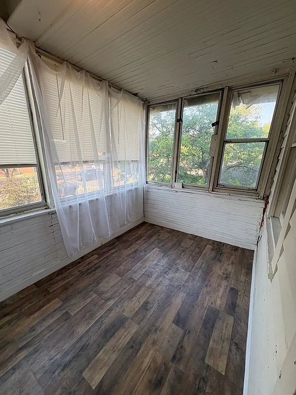 1 bed, 1.0 bath, $1,175 — Photo 2